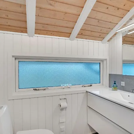 Feriehus Amazing In Fan With Wifi And 4 Bedrooms 2 Fanø