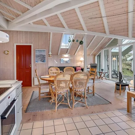 Feriehus Amazing In Fan With Wifi And 4 Bedrooms 2 Fanø